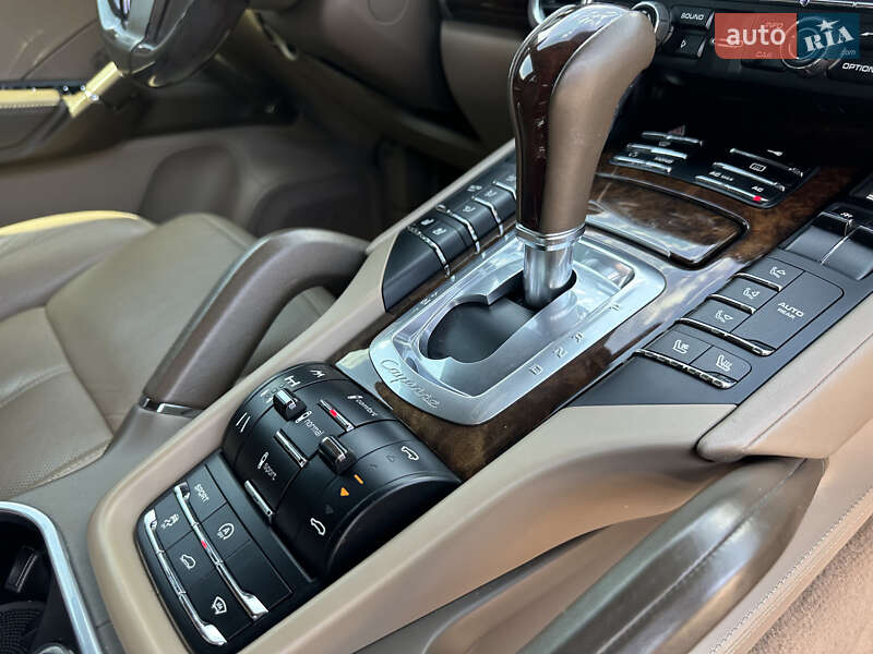 Внедорожник / Кроссовер Porsche Cayenne 2011 в Днепре