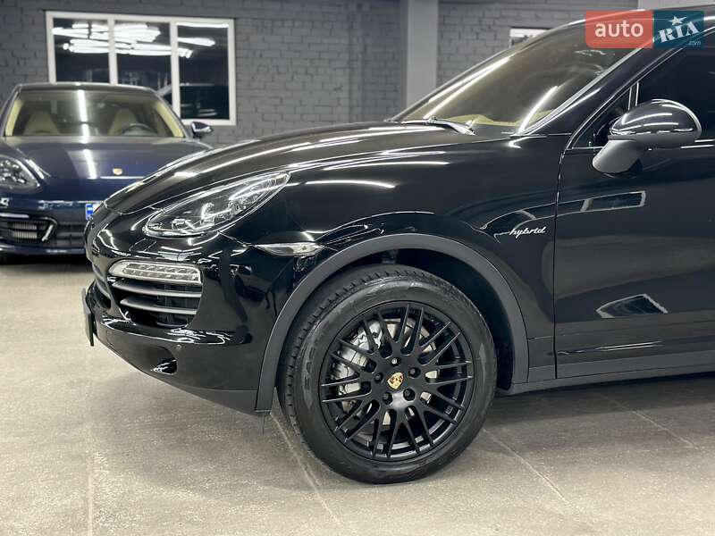 Позашляховик / Кросовер Porsche Cayenne 2014 в Харкові
