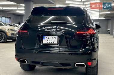 Внедорожник / Кроссовер Porsche Cayenne 2014 в 