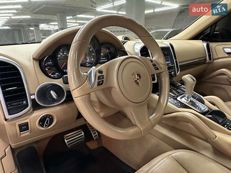 Позашляховик / Кросовер Porsche Cayenne 2014 в Харкові