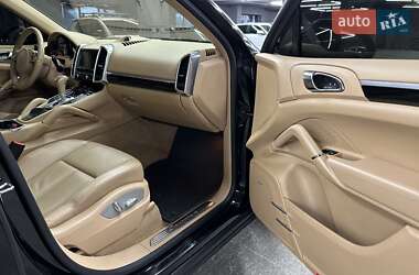 Внедорожник / Кроссовер Porsche Cayenne 2014 в 