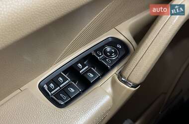 Внедорожник / Кроссовер Porsche Cayenne 2014 в 