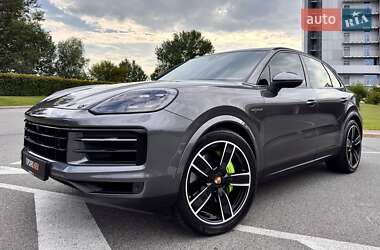 Позашляховик / Кросовер Porsche Cayenne 2024 в 