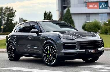Позашляховик / Кросовер Porsche Cayenne 2024 в 