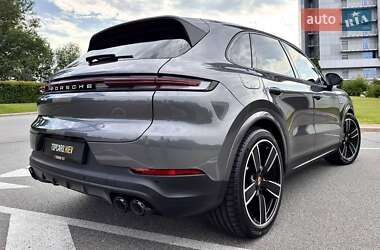 Позашляховик / Кросовер Porsche Cayenne 2024 в 