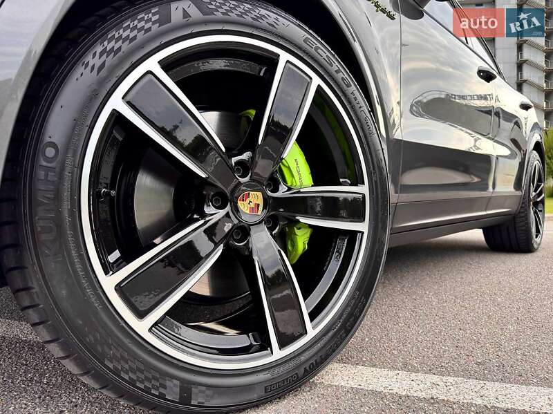 Внедорожник / Кроссовер Porsche Cayenne 2024 в Киеве