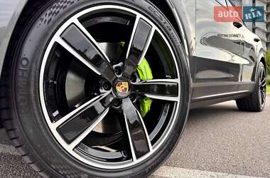 Позашляховик / Кросовер Porsche Cayenne 2024 в 