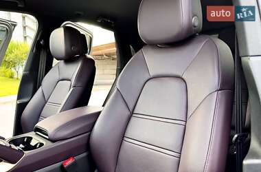 Позашляховик / Кросовер Porsche Cayenne 2024 в 