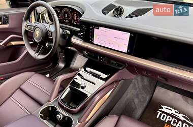 Позашляховик / Кросовер Porsche Cayenne 2024 в 
