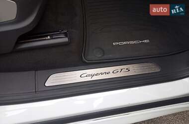 Внедорожник / Кроссовер Porsche Cayenne 2015 в 