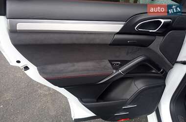 Внедорожник / Кроссовер Porsche Cayenne 2015 в 