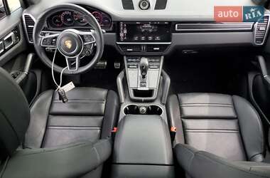 Внедорожник / Кроссовер Porsche Cayenne 2021 в 