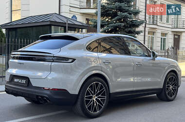 Внедорожник / Кроссовер Porsche Cayenne 2024 в 