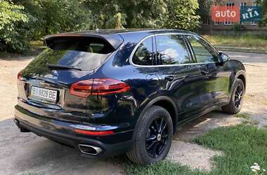 Внедорожник / Кроссовер Porsche Cayenne 2015 в 