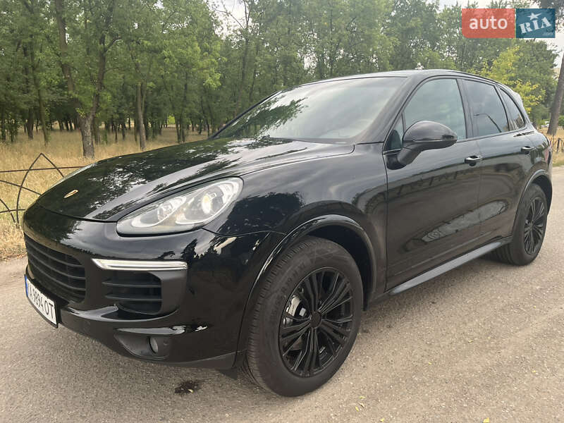 Позашляховик / Кросовер Porsche Cayenne 2015 в 