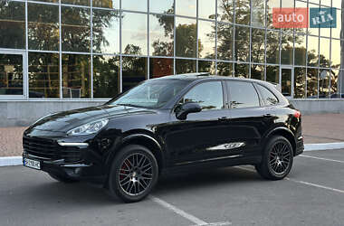 Внедорожник / Кроссовер Porsche Cayenne 2016 в 