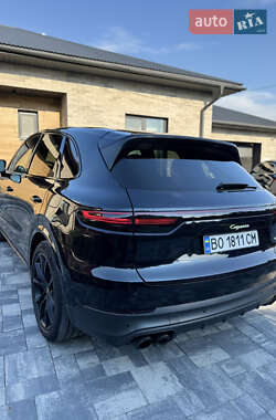 Позашляховик / Кросовер Porsche Cayenne 2019 в 