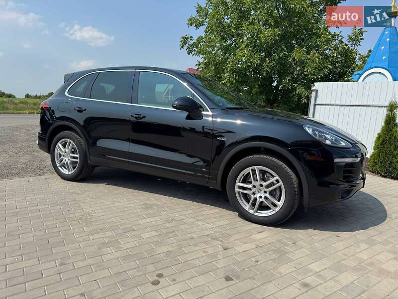 Внедорожник / Кроссовер Porsche Cayenne 2015 в Горохове