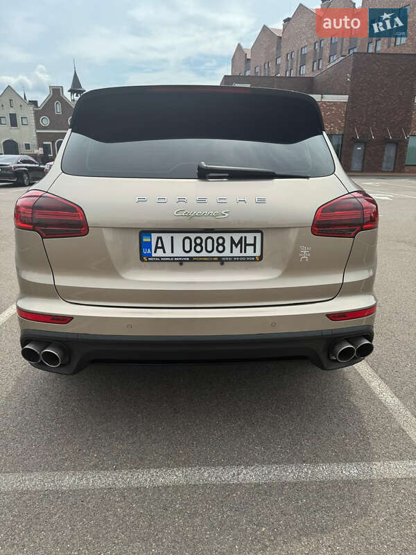 Позашляховик / Кросовер Porsche Cayenne 2016 в Києві