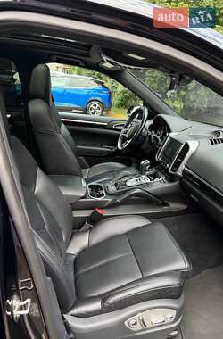 Позашляховик / Кросовер Porsche Cayenne 2017 в 