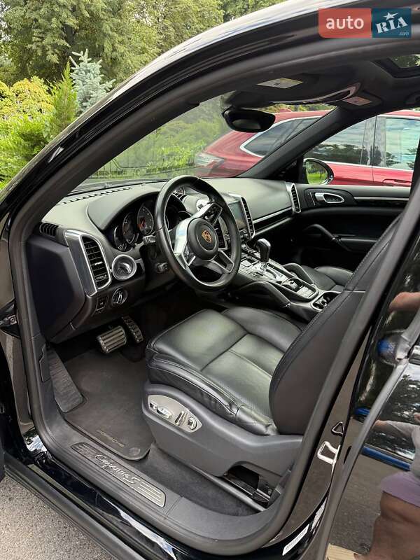 Внедорожник / Кроссовер Porsche Cayenne 2017 в Киеве