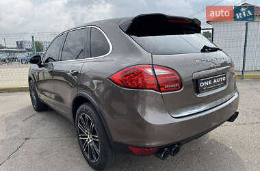 Позашляховик / Кросовер Porsche Cayenne 2012 в 