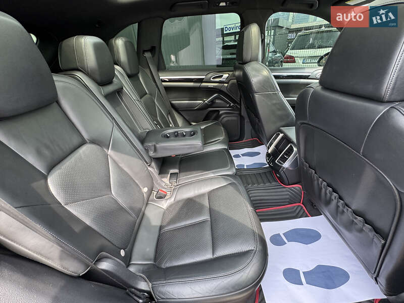 Позашляховик / Кросовер Porsche Cayenne 2012 в Києві