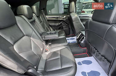 Позашляховик / Кросовер Porsche Cayenne 2012 в 