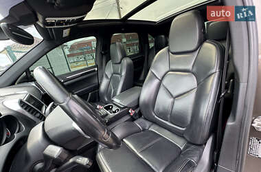 Позашляховик / Кросовер Porsche Cayenne 2012 в 