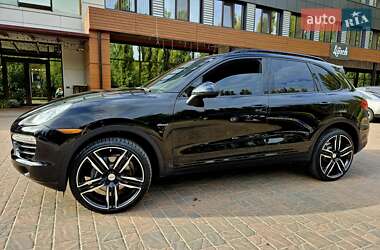 Позашляховик / Кросовер Porsche Cayenne 2013 в 