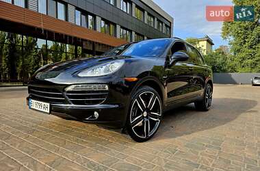 Позашляховик / Кросовер Porsche Cayenne 2013 в 