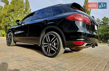 Позашляховик / Кросовер Porsche Cayenne 2013 в 