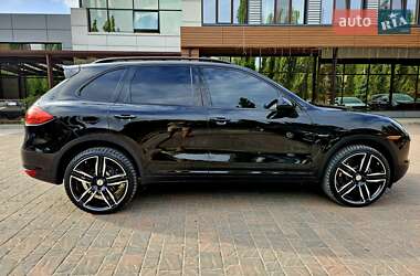 Позашляховик / Кросовер Porsche Cayenne 2013 в 