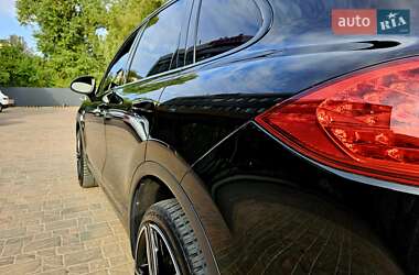 Позашляховик / Кросовер Porsche Cayenne 2013 в 