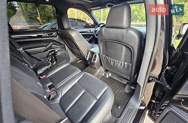 Позашляховик / Кросовер Porsche Cayenne 2013 в 
