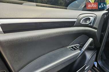 Позашляховик / Кросовер Porsche Cayenne 2013 в 