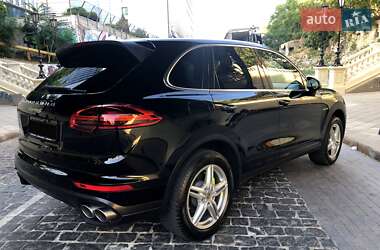 Позашляховик / Кросовер Porsche Cayenne 2015 в 
