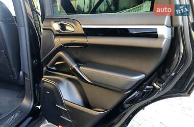 Позашляховик / Кросовер Porsche Cayenne 2015 в 