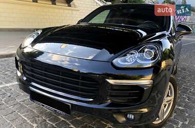 Позашляховик / Кросовер Porsche Cayenne 2015 в 