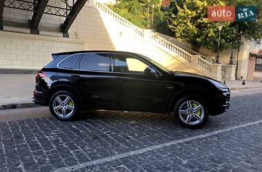 Позашляховик / Кросовер Porsche Cayenne 2015 в 