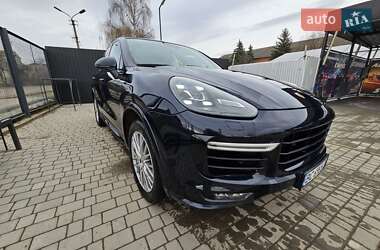 Позашляховик / Кросовер Porsche Cayenne 2015 в 