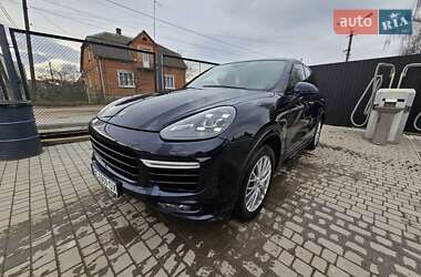 Позашляховик / Кросовер Porsche Cayenne 2015 в 