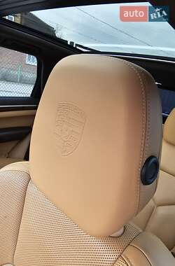 Позашляховик / Кросовер Porsche Cayenne 2015 в 