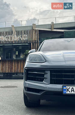 Внедорожник / Кроссовер Porsche Cayenne 2024 в 