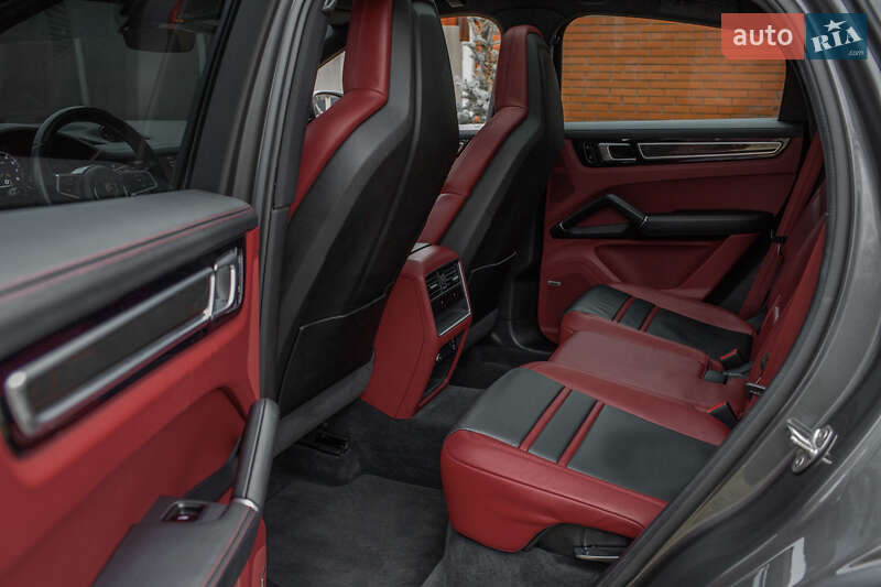 Внедорожник / Кроссовер Porsche Cayenne 2021 в Харькове