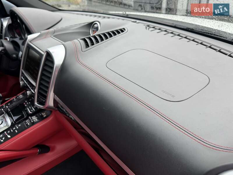 Внедорожник / Кроссовер Porsche Cayenne 2014 в Тернополе