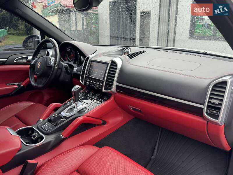 Внедорожник / Кроссовер Porsche Cayenne 2014 в Тернополе
