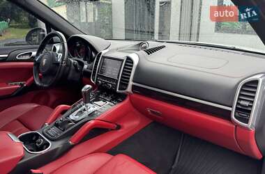 Внедорожник / Кроссовер Porsche Cayenne 2014 в 