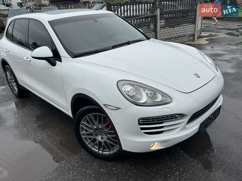 Внедорожник / Кроссовер Porsche Cayenne 2014 в Тернополе