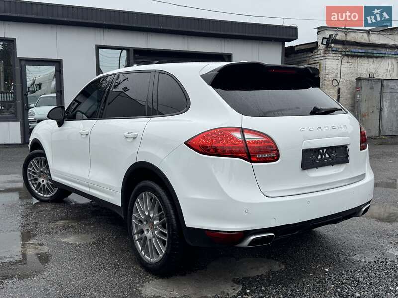 Внедорожник / Кроссовер Porsche Cayenne 2014 в Тернополе